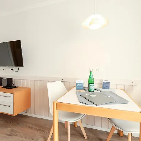 Kloeoewer 23 アパート *